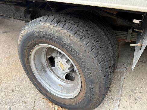 Used 2017 Chevrolet Express 3500 image 6