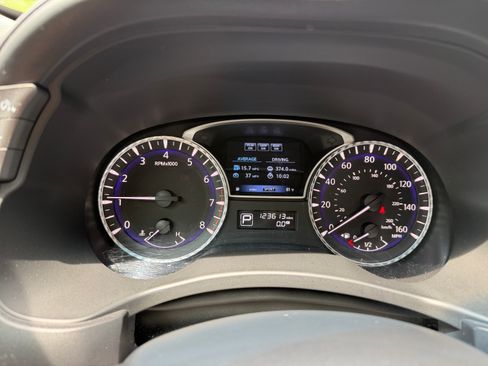 Used 2014 INFINITI QX60 Luxe w/ Deluxe Touring Package AWD/4WD image 22