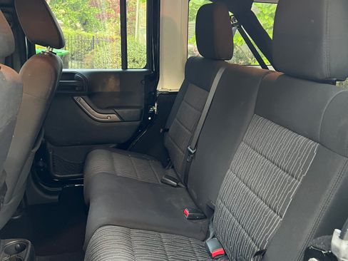 Used 2011 Jeep Wrangler Unlimited Sport image 15