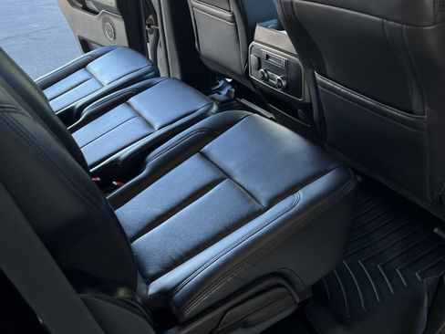 Used 2019 Ford Expedition XLT w/ Equipment Group 201A image 8