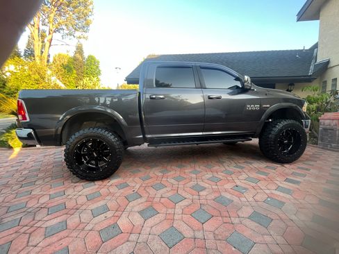 Used 2015 RAM 1500 Laramie w/ Convenience Group RWD image 9