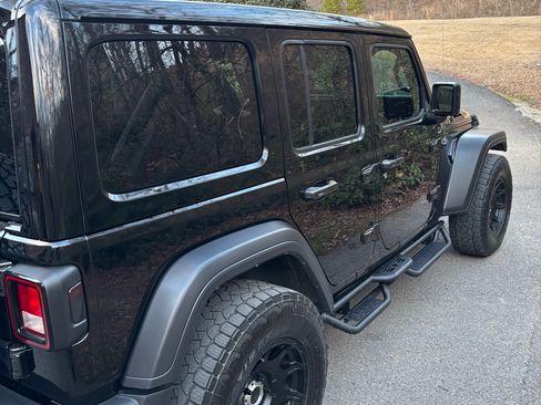 Used 2021 Jeep Wrangler Unlimited Sport w/ Sun And Sound Package image 10