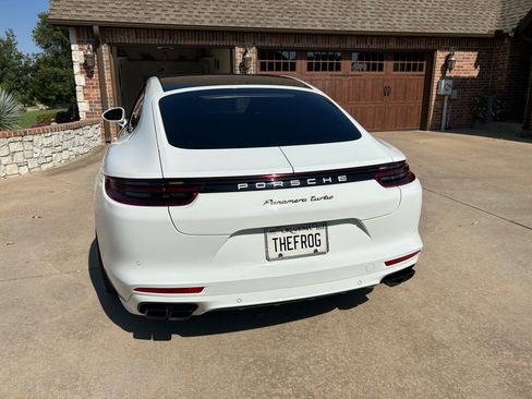 Used 2017 Porsche Panamera Turbo image 2