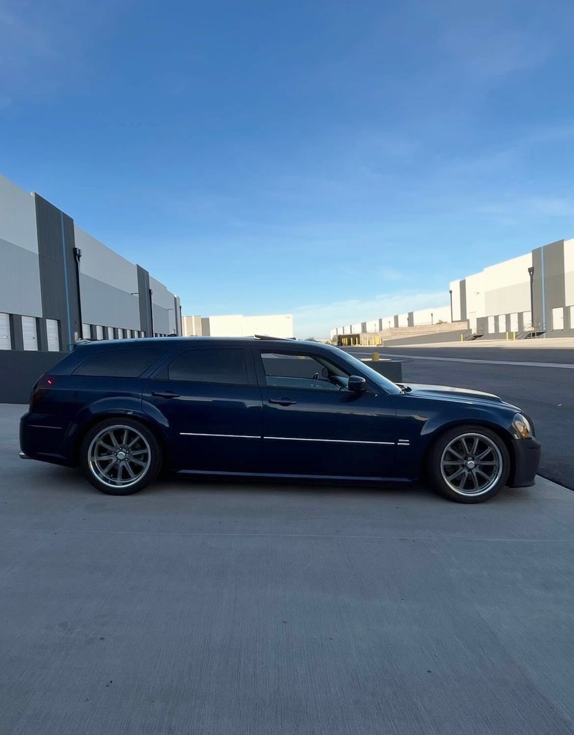 Used 2005 Dodge Magnum R/T w/ Convenience Group II RWD image 12