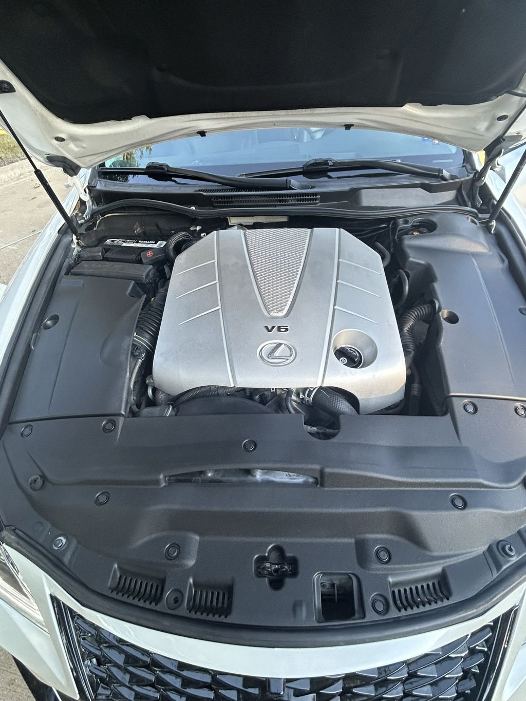 Used 2010 Lexus IS 350C w/ Luxury Pkg RWD image 6
