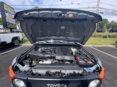 Used 2013 Toyota FJ Cruiser 4WD image 2