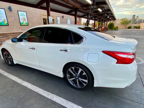 Used 2016 Nissan Altima 3.5 SR FWD image 5