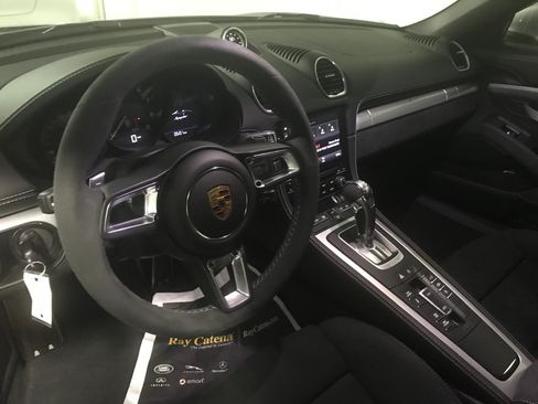 Used 2022 Porsche 718 Boxster Spyder image 16