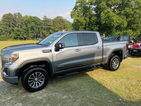 Used 2021 GMC Sierra 1500 AT4 w/ AT4 Value Package AWD/4WD image 4