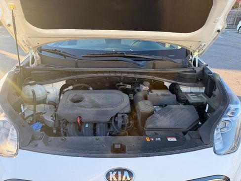 Used 2021 Kia Sportage LX w/ LX Fwd Popular Package image 12