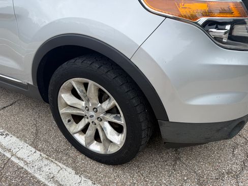 Used 2012 Ford Explorer XLT AWD/4WD image 13