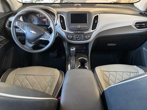 Used 2020 Chevrolet Equinox LS w/ LS Convenience Package image 6