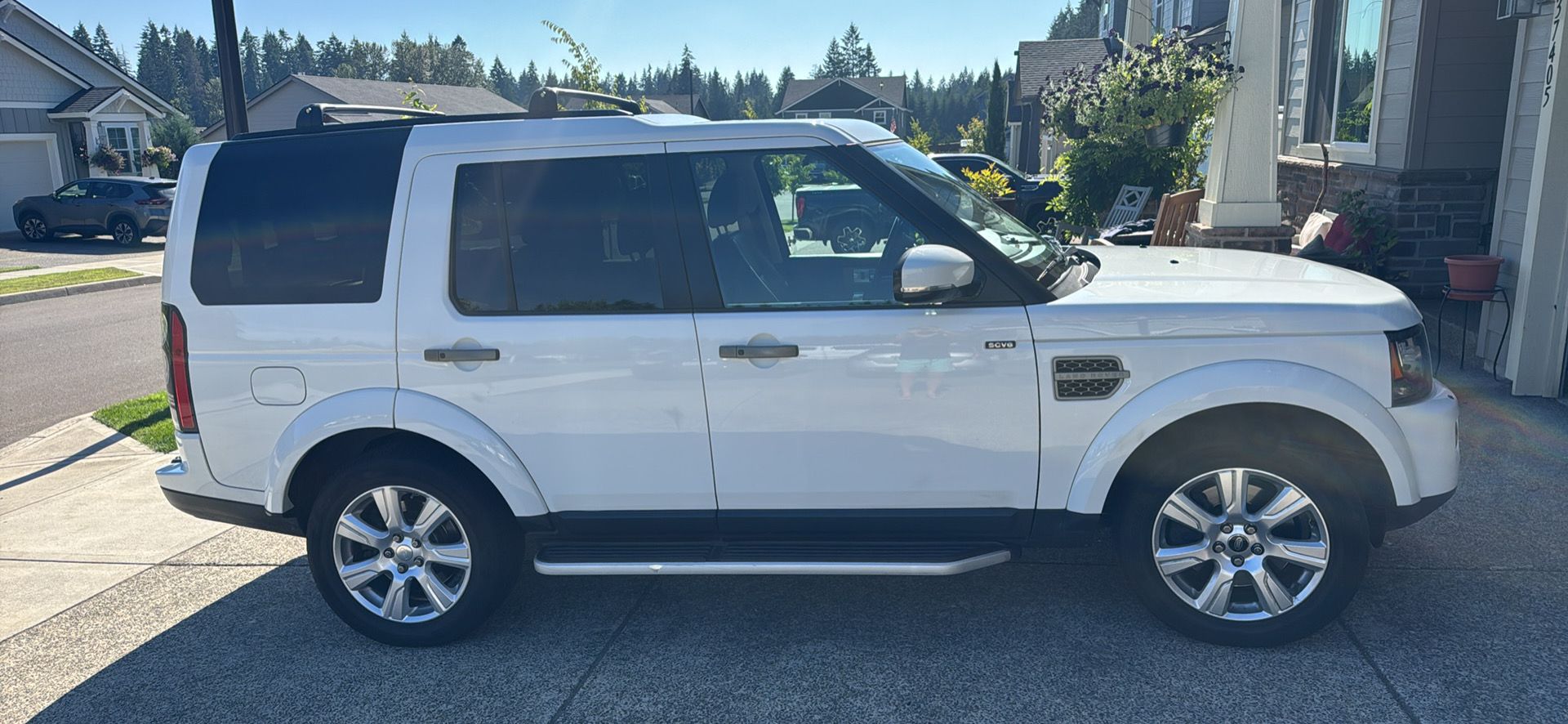 Used 2015 Land Rover LR4 HSE AWD/4WD image 8