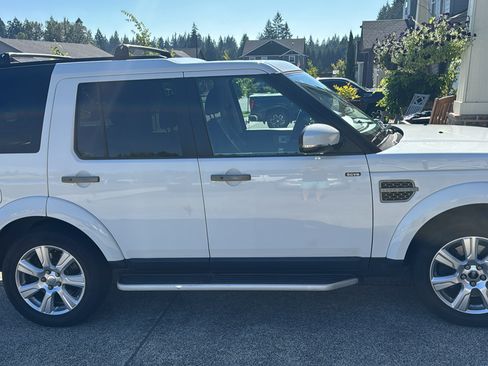 Used 2015 Land Rover LR4 HSE AWD/4WD image 8