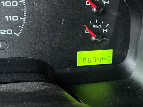 Used 2006 Ford F150 XLT image 12