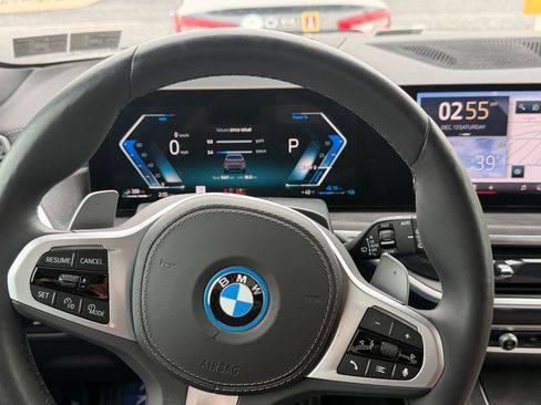 Used 2025 BMW X5 xDrive50e w/ M Sport Package image 6