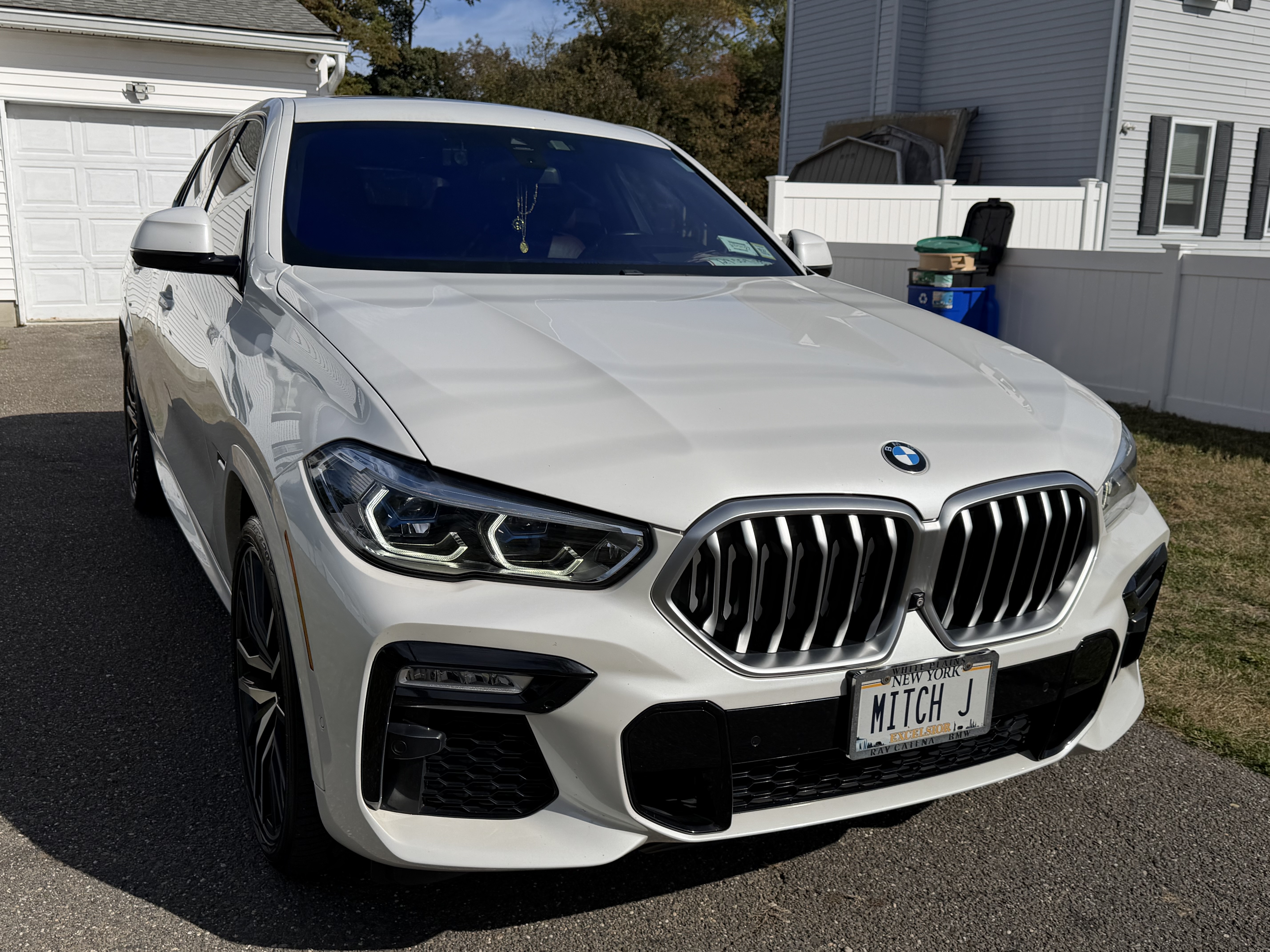 Used 2021 BMW X6 xDrive40i w/ Executive Package AWD/4WD image 1