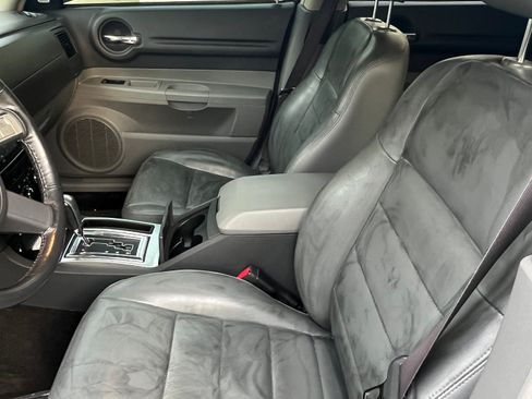 Used 2005 Dodge Magnum R/T w/ Convenience Group II RWD image 9