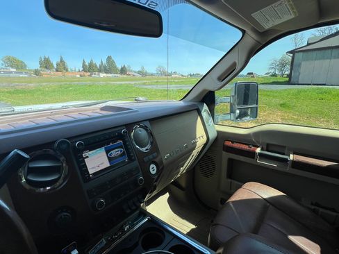 Used 2011 Ford F450 King Ranch w/ King Ranch w/Chrome Pkg image 11