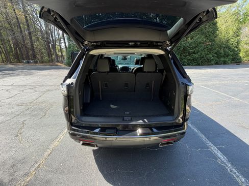 Used 2019 Chevrolet Traverse Premier w/ Redline Edition image 18
