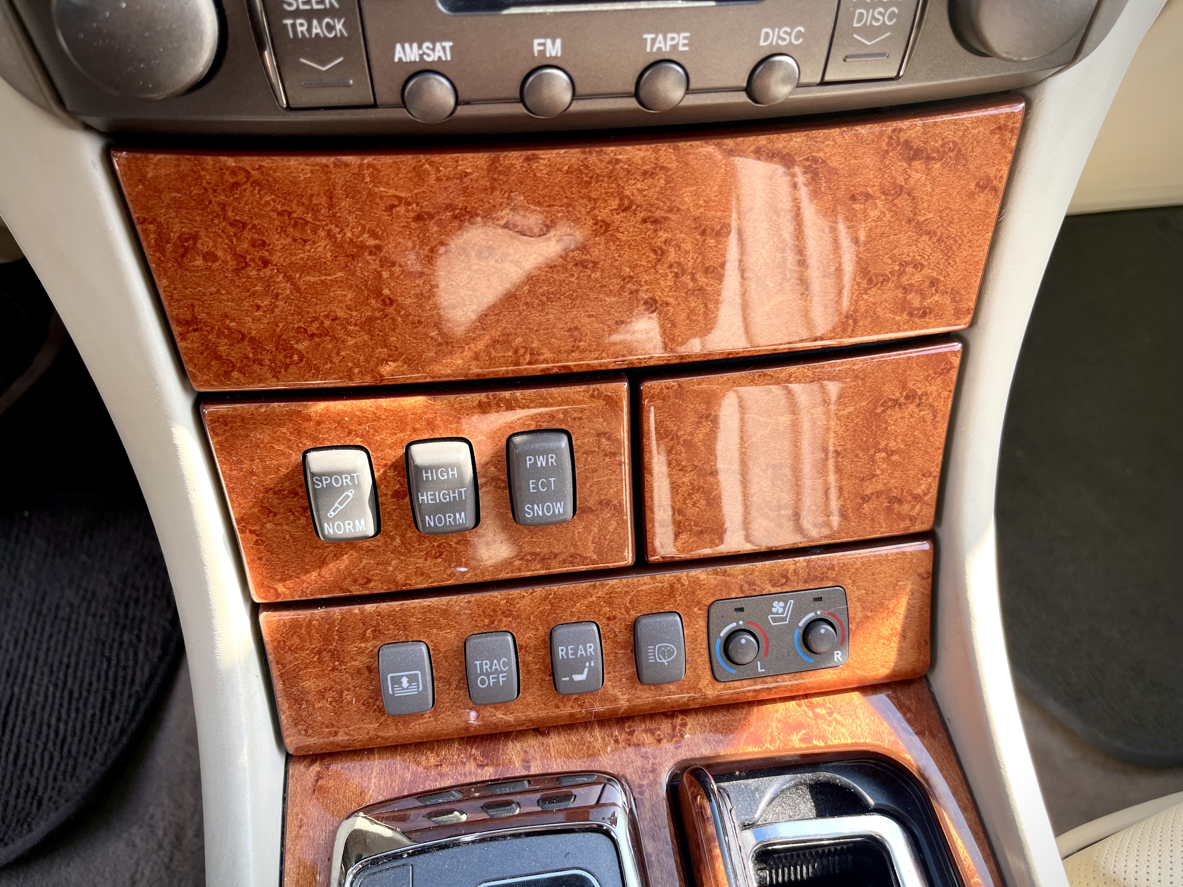 Used 2004 Lexus LS 430 RWD image 23
