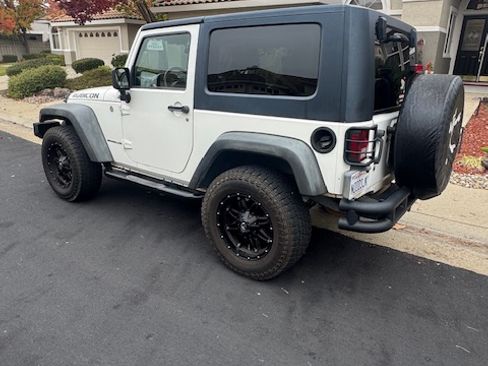 Used 2009 Jeep Wrangler Rubicon w/ Dual Top Group image 4