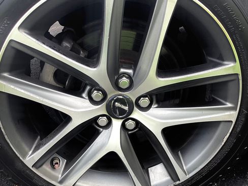 Used 2015 Lexus CT 200h w/ Navigation Package FWD image 8