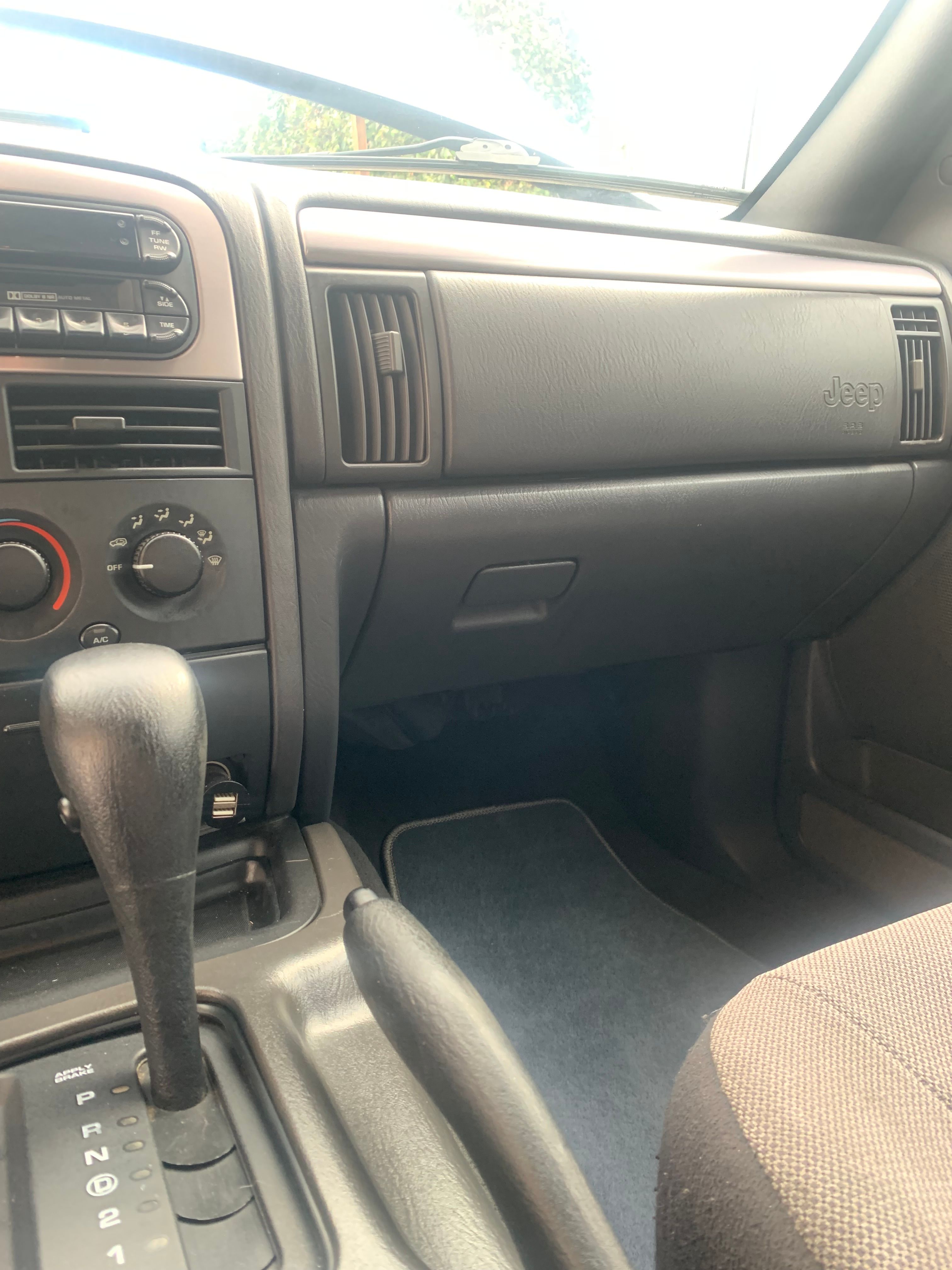 Used 2001 Jeep Grand Cherokee Laredo RWD image 12