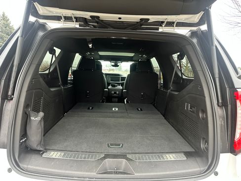 Used 2021 GMC Yukon XL Denali w/ Denali Premium Package AWD/4WD image 27