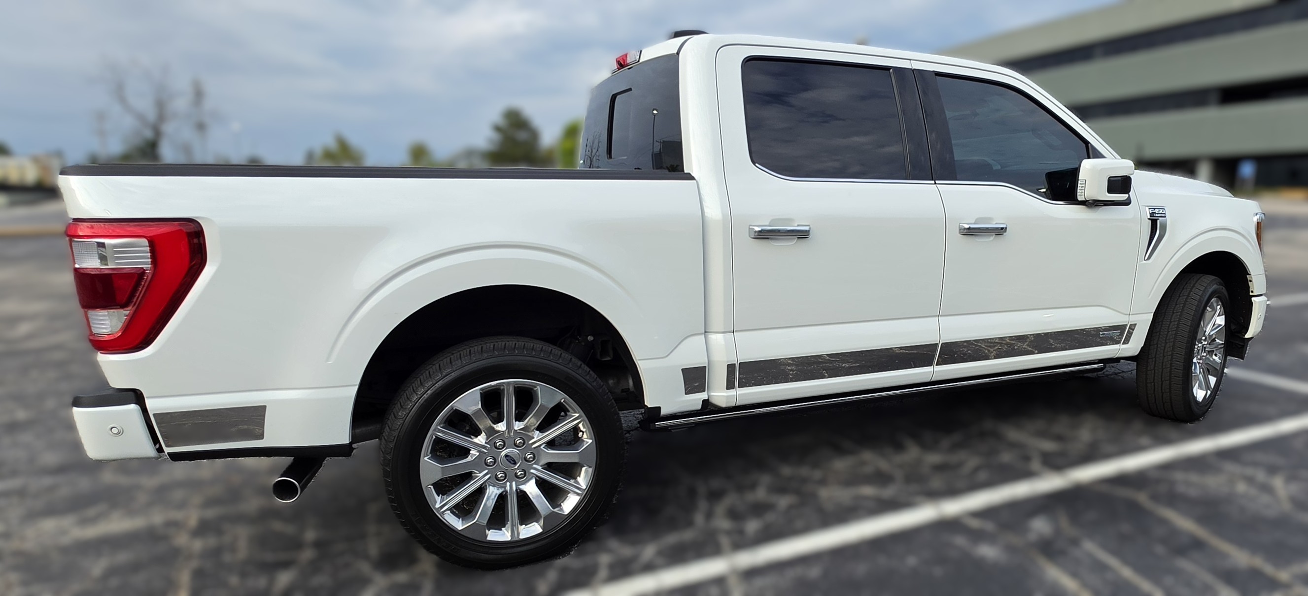 Used 2023 Ford F150 Limited AWD/4WD image 12