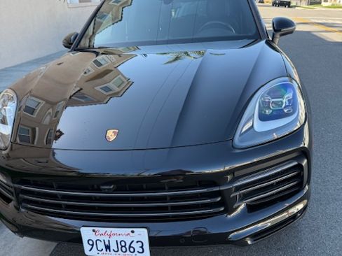 Used 2023 Porsche Cayenne Platinum Edition image 1