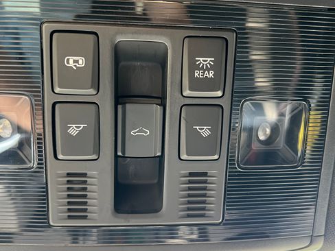 Used 2017 Volkswagen GTI SE FWD image 25