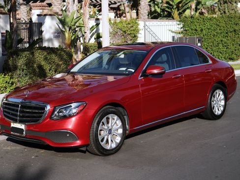 Used 2017 Mercedes-Benz E 300 image 1