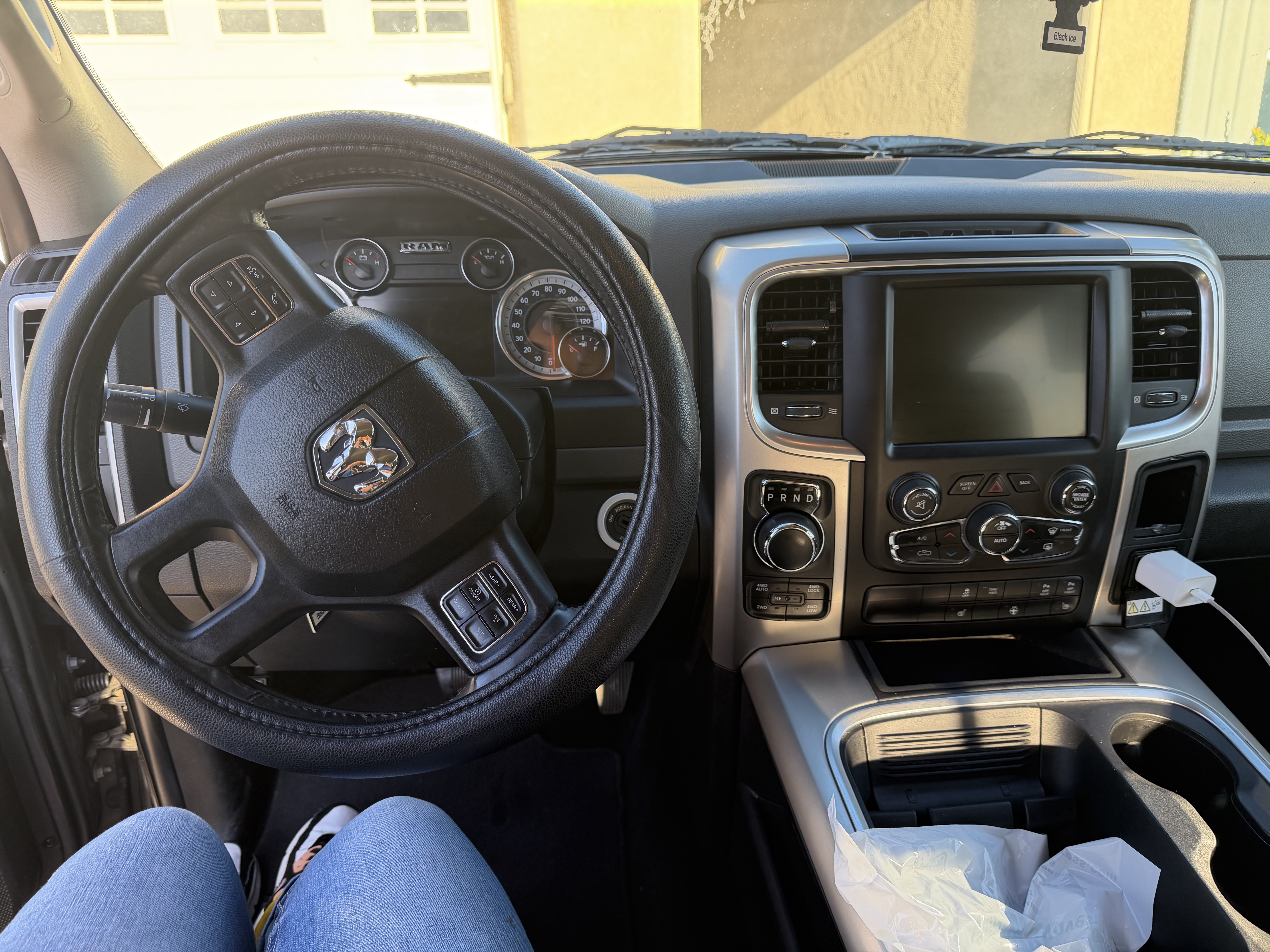 Used 2017 RAM 1500 Lone Star AWD/4WD image 2