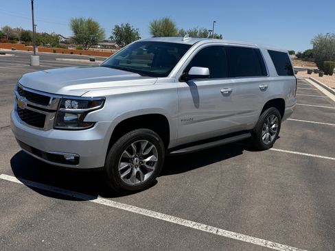 Used 2018 Chevrolet Tahoe 2WD w/ Remote Keyless Entry Package image 2