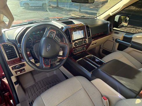 Used 2018 Ford F150 XLT w/ Equipment Group 302A Luxury image 11