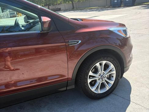 Used 2018 Ford Escape SE w/ SE Sync 3 Package image 8