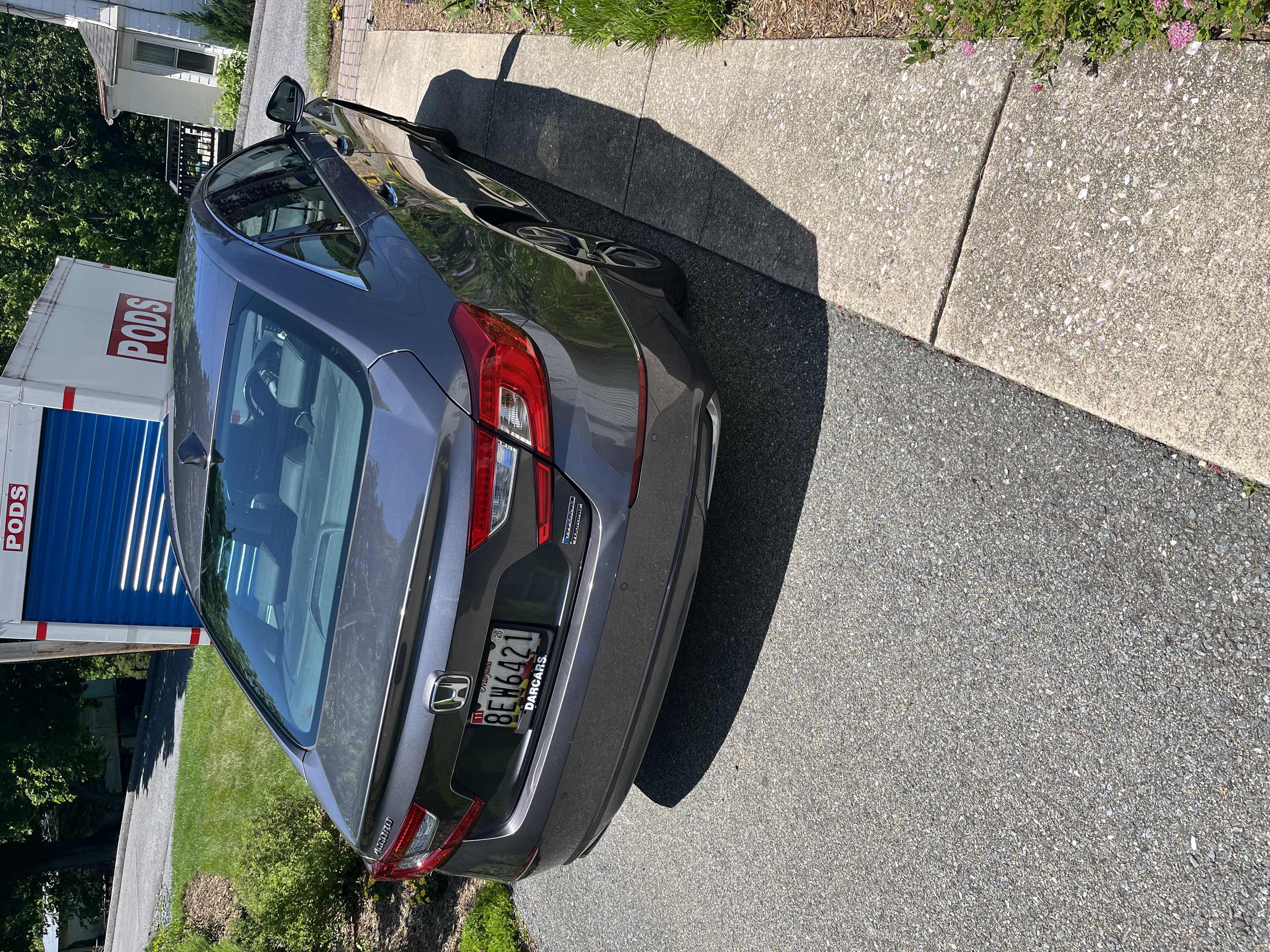 Used 2020 Honda Accord Touring image 2