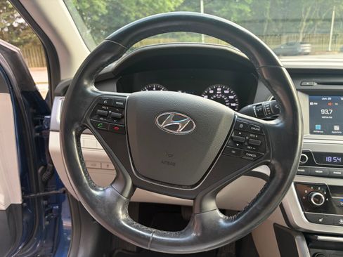 Used 2016 Hyundai Sonata Sport w/ Option Group 1V FWD image 10