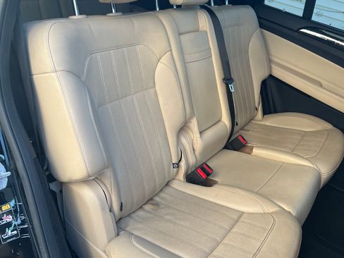 Used 2018 Mercedes-Benz GLS 450 4MATIC image 19