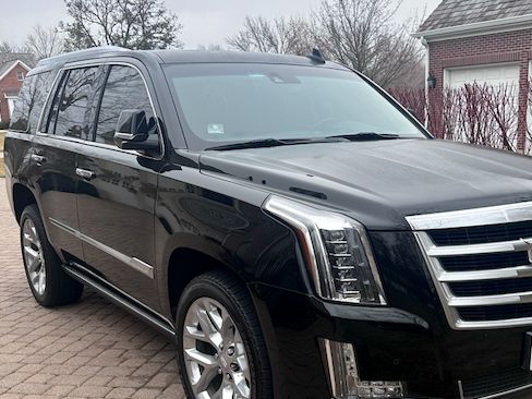 Used 2016 Cadillac Escalade Premium image 4