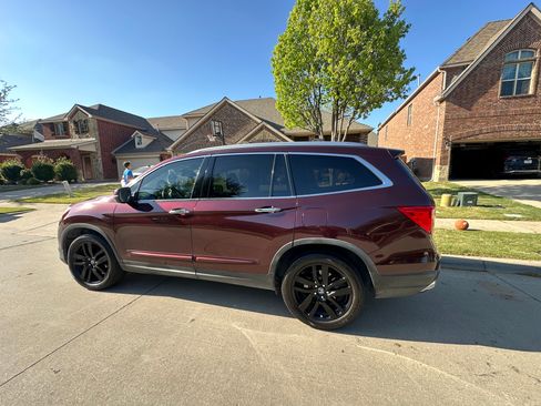 Used 2017 Honda Pilot Touring image 4