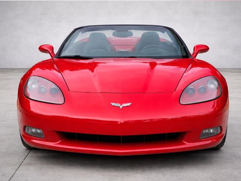 Used 2006 Chevrolet Corvette Convertible w/ Preferred Equipment Group RWD image 2
