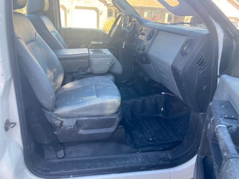 Used 2012 Ford F250 XL w/ PWR Equipment Group image 11