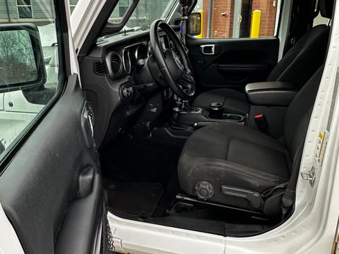 Used 2018 Jeep Wrangler Unlimited Sport S image 8