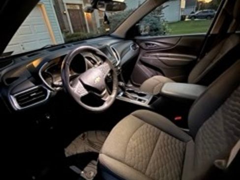 Used 2020 Chevrolet Equinox LT w/ Driver Convenience Package AWD/4WD image 10