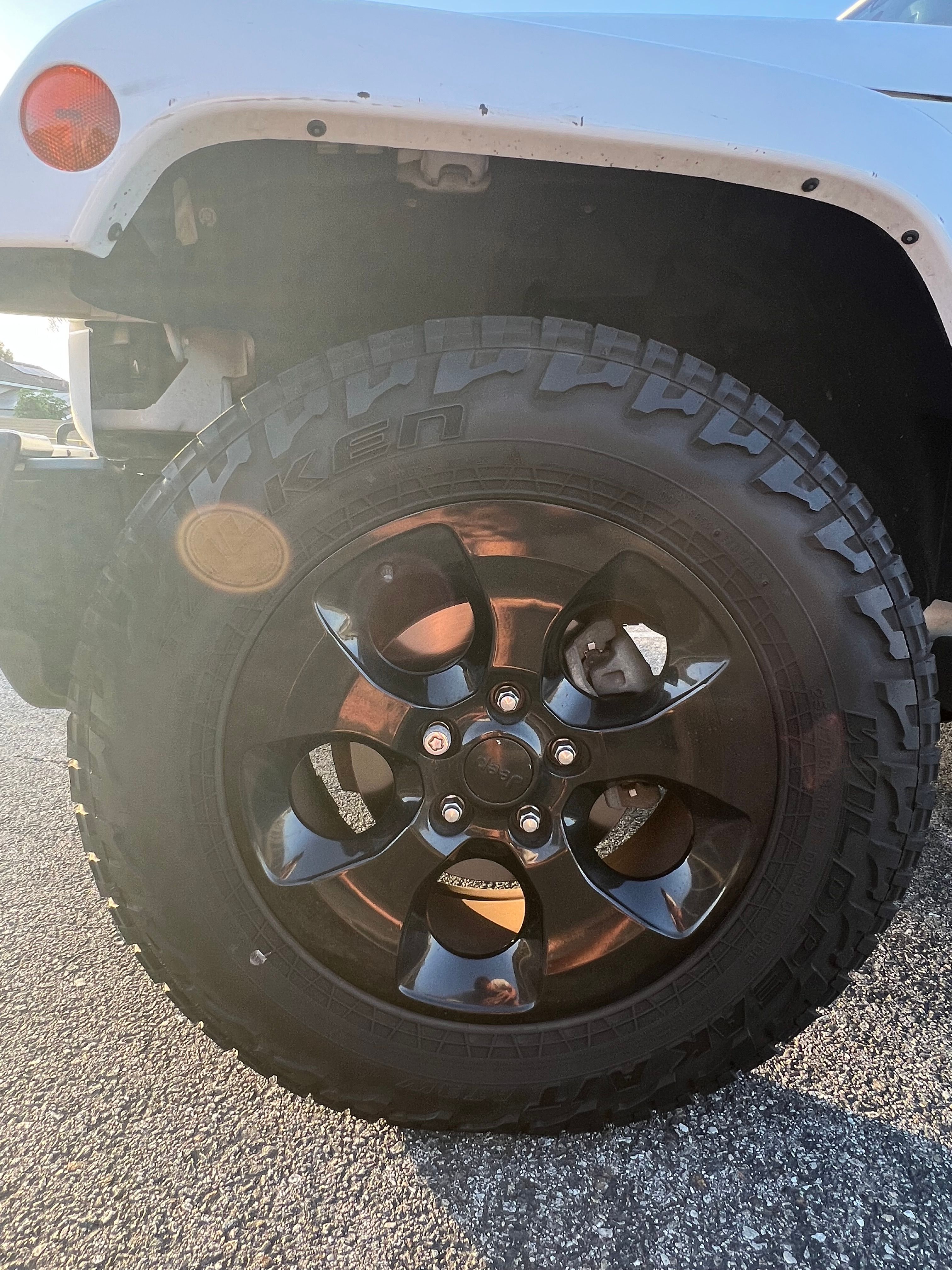 Used 2014 Jeep Wrangler Sahara w/ Connectivity Group AWD/4WD image 19