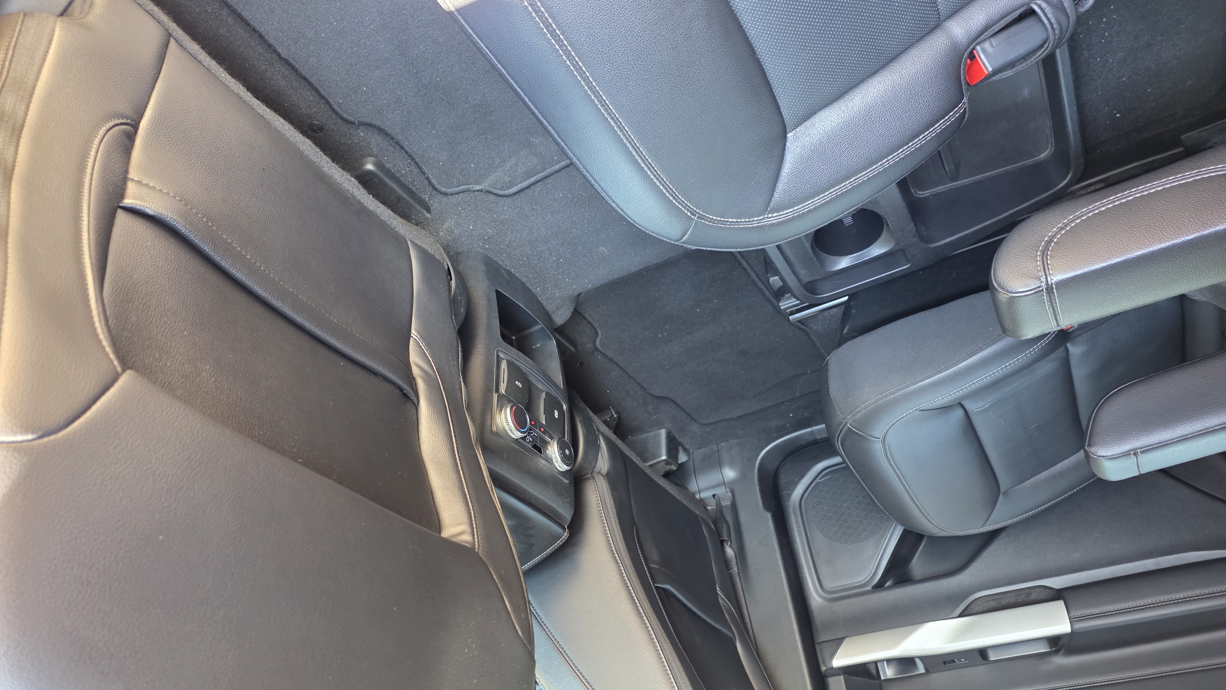 Used 2021 Ford Explorer Limited AWD/4WD image 26