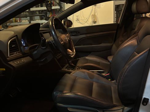 Used 2018 Hyundai Elantra Sport image 9