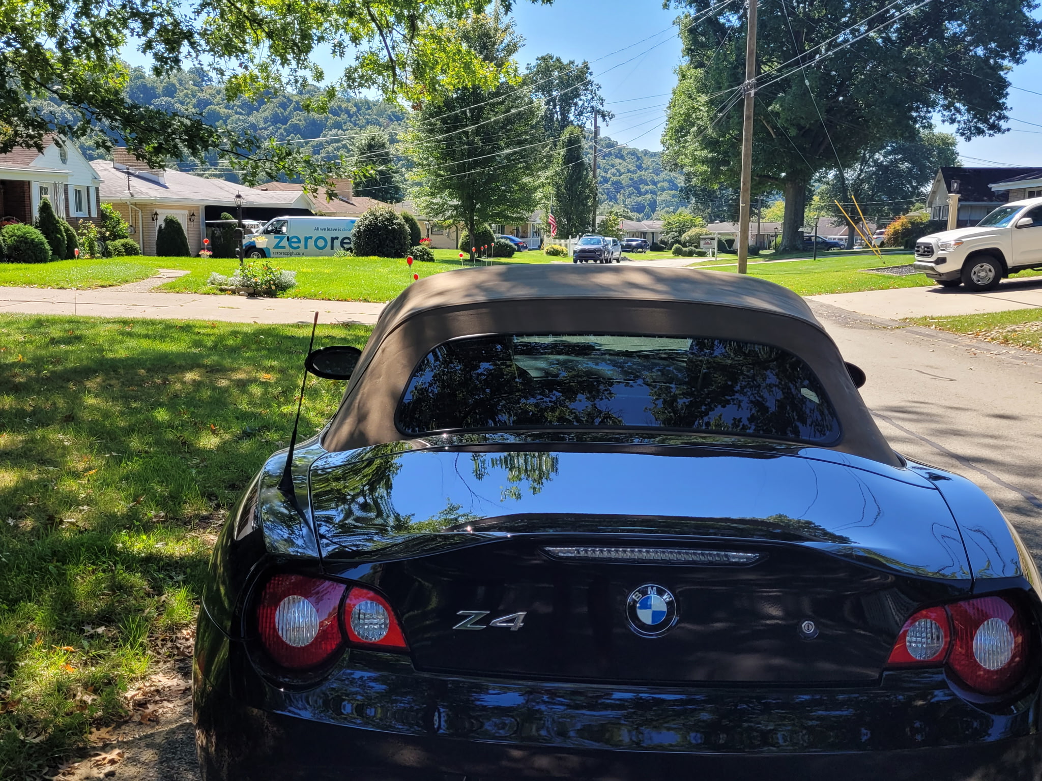 Used 2005 BMW Z4 3.0i RWD image 6